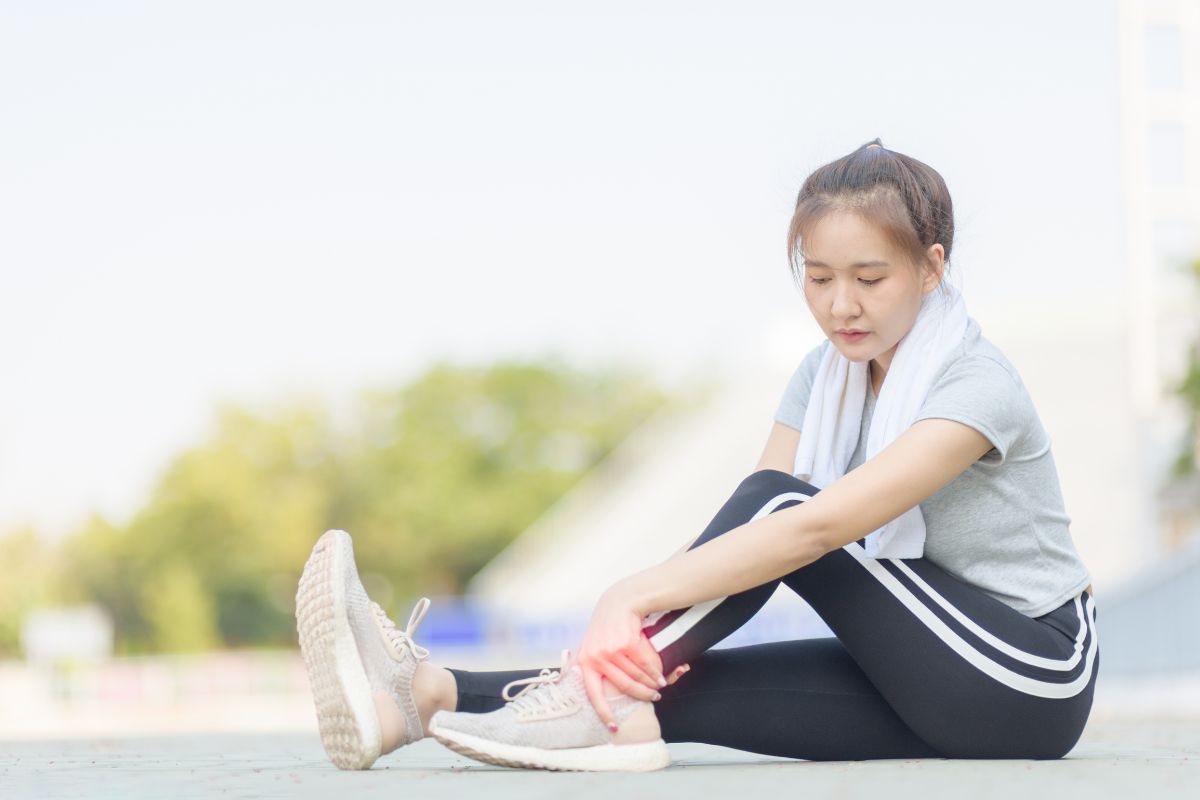 Patient with foot and ankle pain seeking stem cell therapy in Charlotte NC